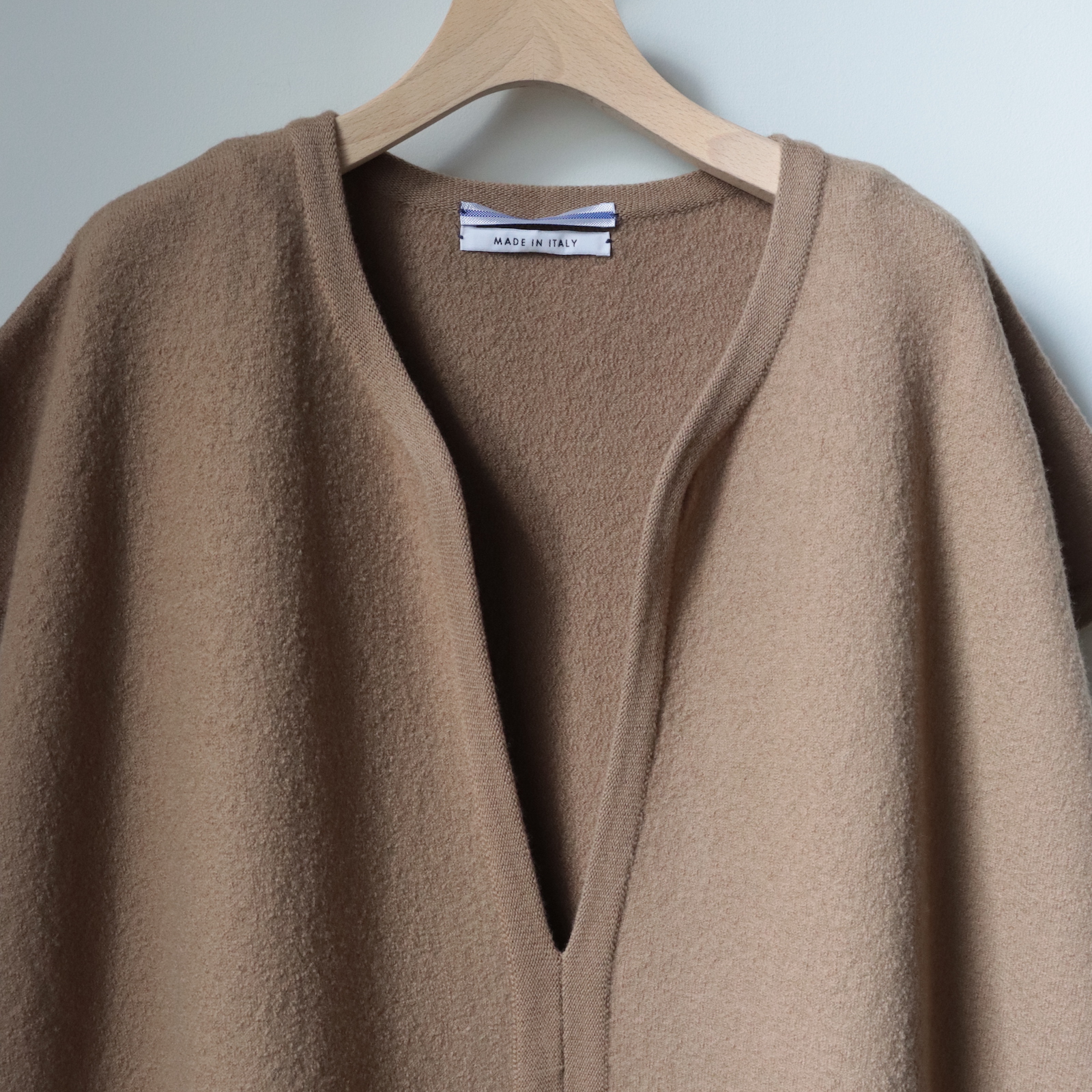 IDEAL｜イデアル公式オンラインショップ / FELTED WOOL CAFTAN (CAMEL)