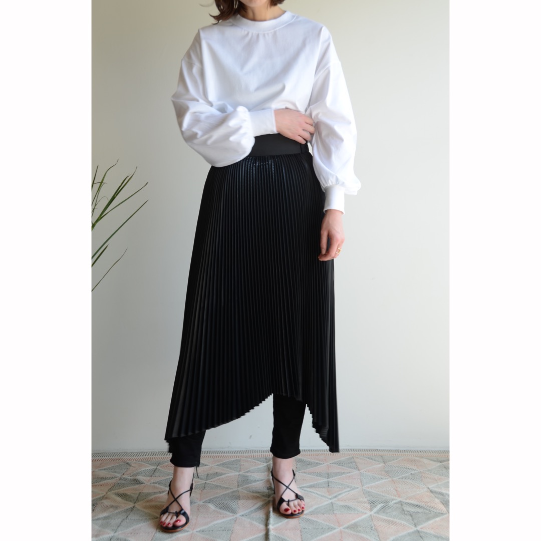 新品◇HYKE ハイク SQUARE PLEATED SKIRT ブラック1 | HYKE SQUARE